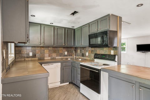 Tiny photo for 1832 Amherst Rd, Knoxville, TN 37909 (MLS # 1358353)
