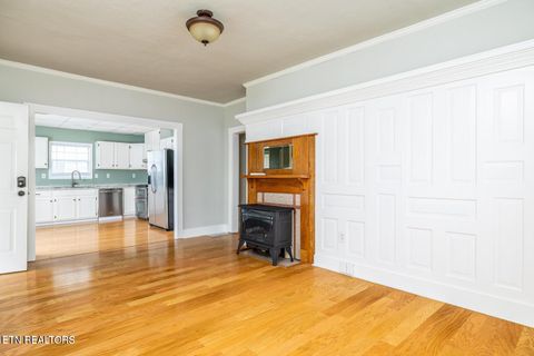 Tiny photo for 409 W 5th Ave, Lenoir City, TN 37771 (MLS # 1348773)