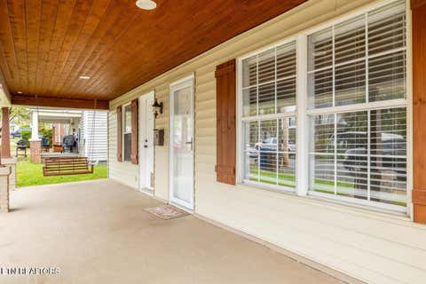 Tiny photo for 409 W 5th Ave, Lenoir City, TN 37771 (MLS # 1348773)