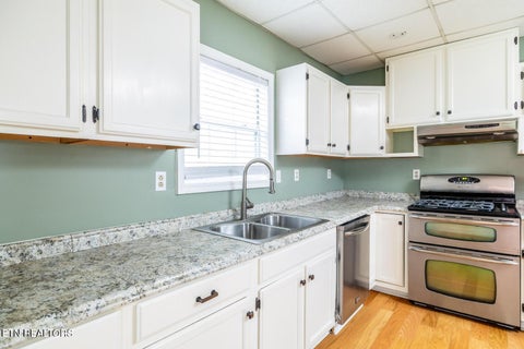 Tiny photo for 409 W 5th Ave, Lenoir City, TN 37771 (MLS # 1348773)