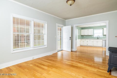 Tiny photo for 409 W 5th Ave, Lenoir City, TN 37771 (MLS # 1348773)