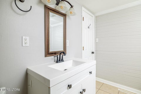 Tiny photo for 409 W 5th Ave, Lenoir City, TN 37771 (MLS # 1348773)