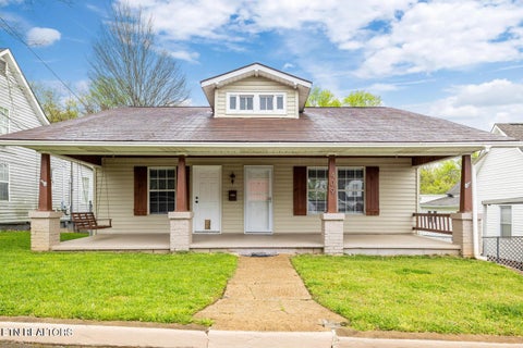 Tiny photo for 409 W 5th Ave, Lenoir City, TN 37771 (MLS # 1348773)