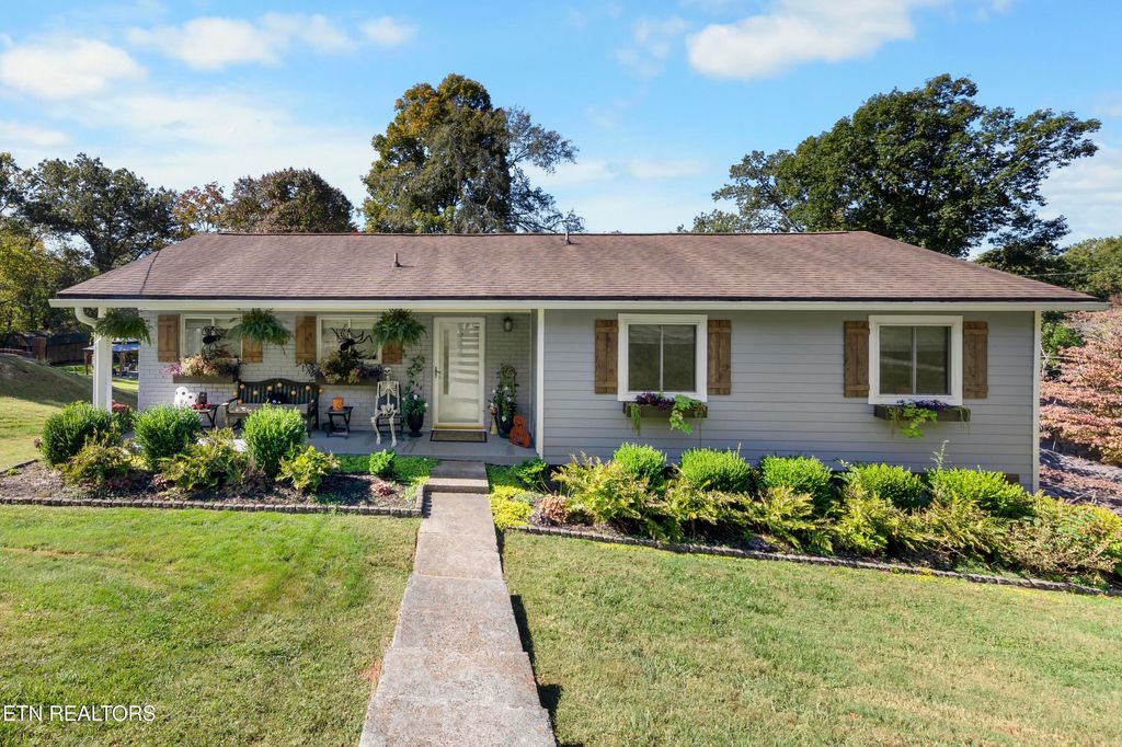 Photo of 1601 Buckeye Rd, Knoxville, TN 37919 (MLS # 1328500)