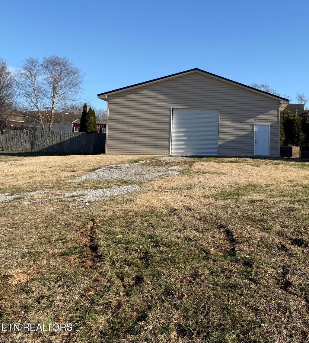 Photo of 916 Shady Creek Rd, Maryville, TN 37801 (MLS # 1329638)