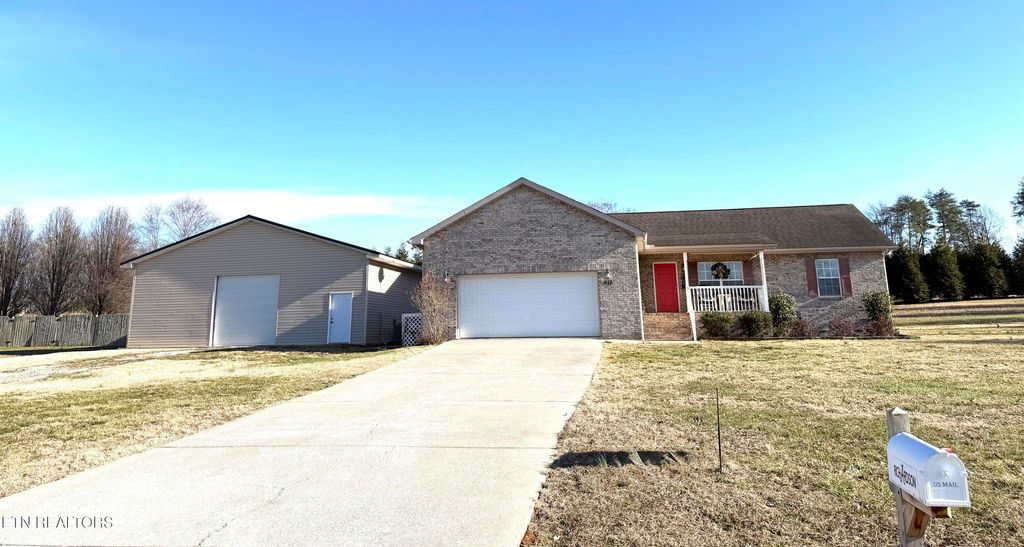 Photo of 916 Shady Creek Rd, Maryville, TN 37801 (MLS # 1329638)