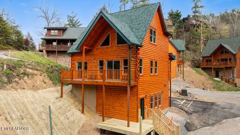 Photo of 2104 Valley Creek Way, Pigeon Forge, TN 37862 (MLS # 1334850)