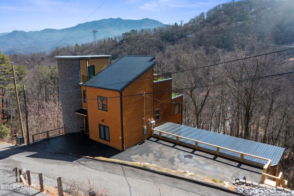 Photo of 1253 Bavarian Way, Gatlinburg, TN 37738 (MLS # 1330815)
