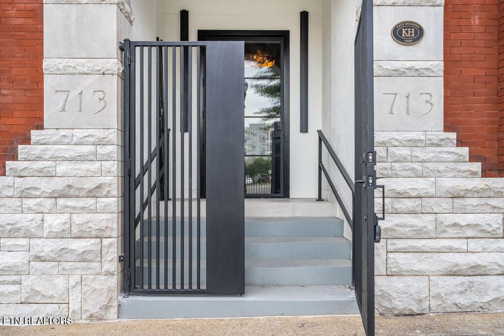 Photo of 713 Market St #100, Knoxville, TN 37902 (MLS # 1313034)