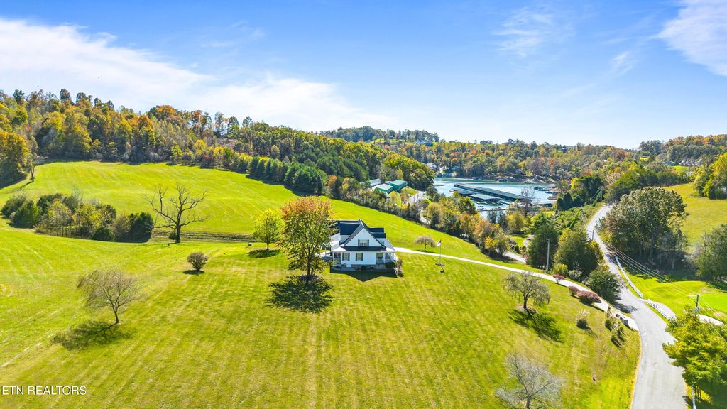 Photo of 277 Deerfield Way, LaFollette, TN 37766 (MLS # 1333210)