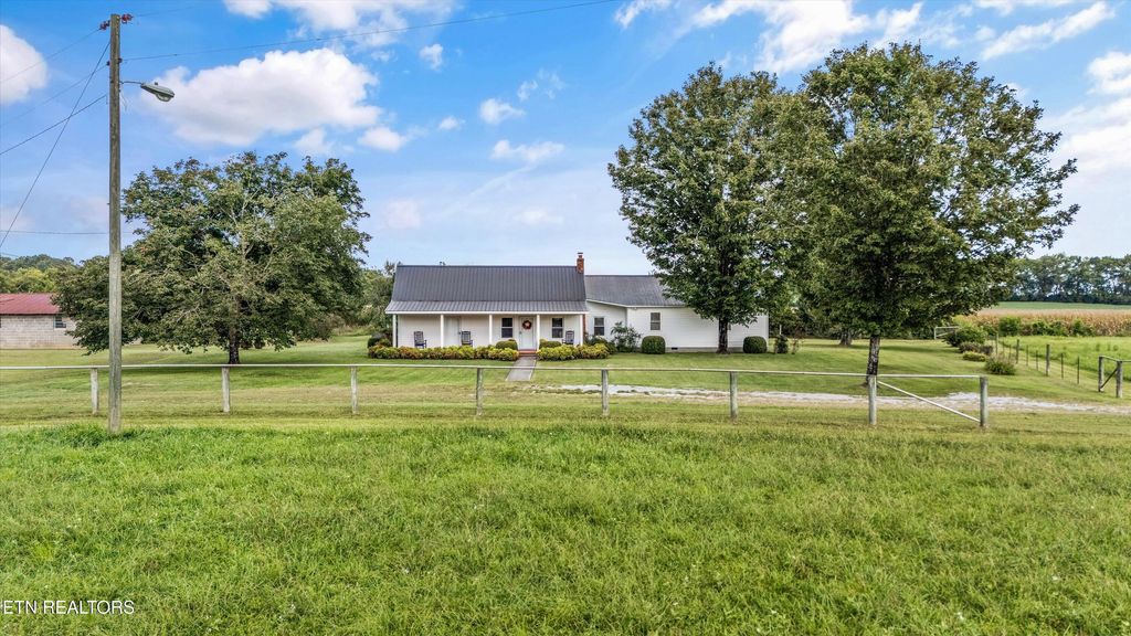 Photo of 6304 New Hope Rd, Sweetwater, TN 37874 (MLS # 1315666)