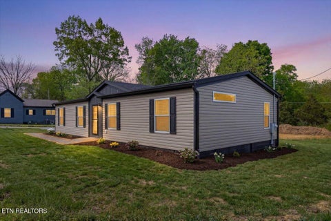 Photo of 9 Hamilton Ave, Englewood, TN 37329 (MLS # 1347928)