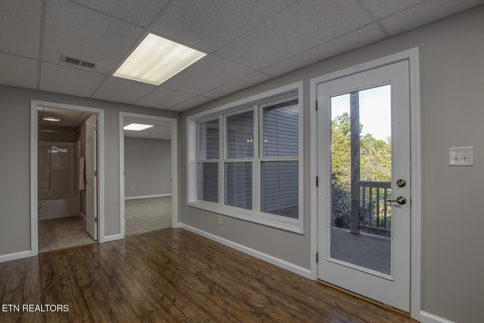 Loudon, Tennessee 37774, United States, 4 Bedrooms Bedrooms, ,3 BathroomsBathrooms,Residential,Active,89310