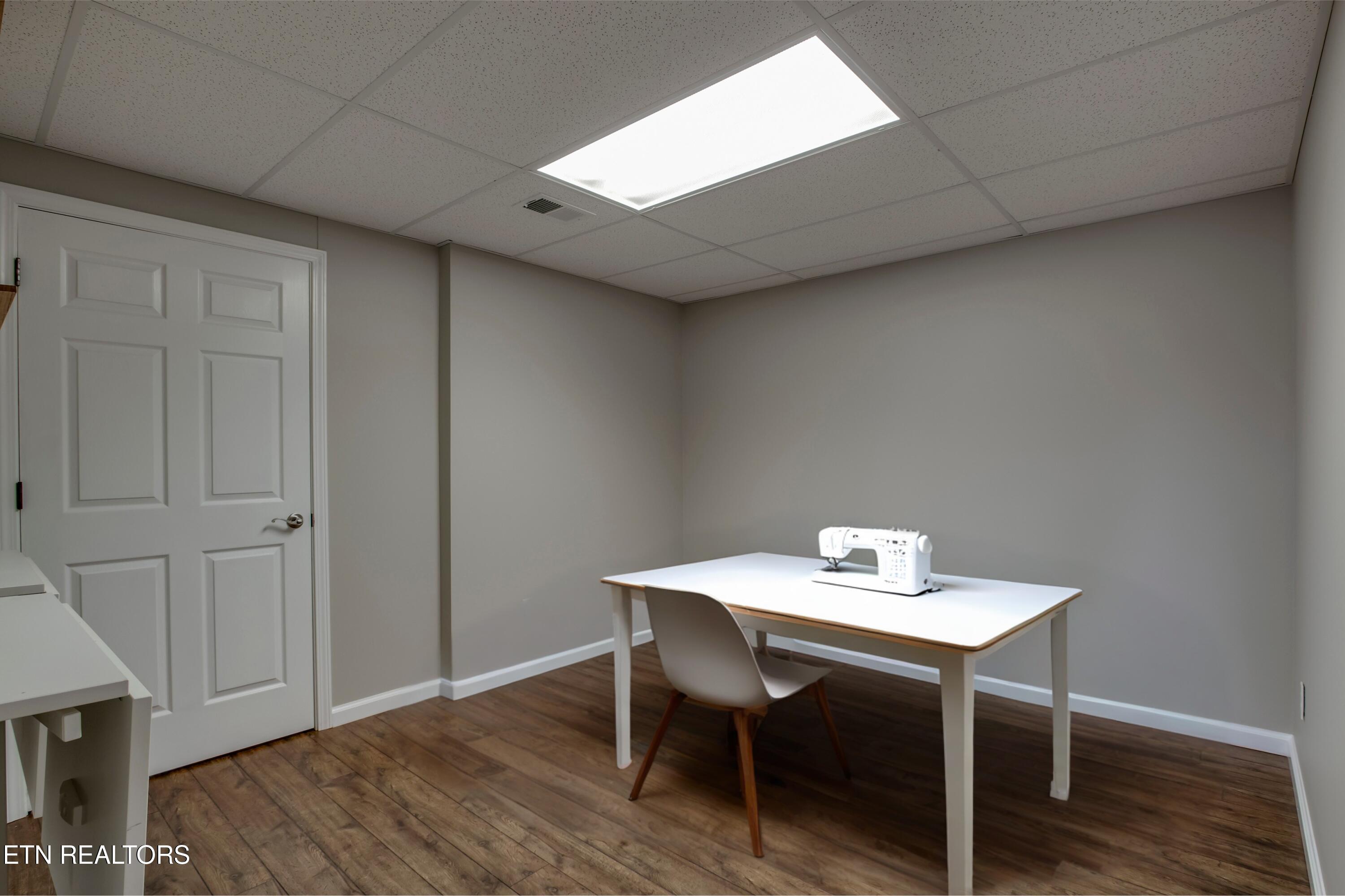 Loudon, Tennessee 37774, United States, 4 Bedrooms Bedrooms, ,3 BathroomsBathrooms,Residential,Active,89310