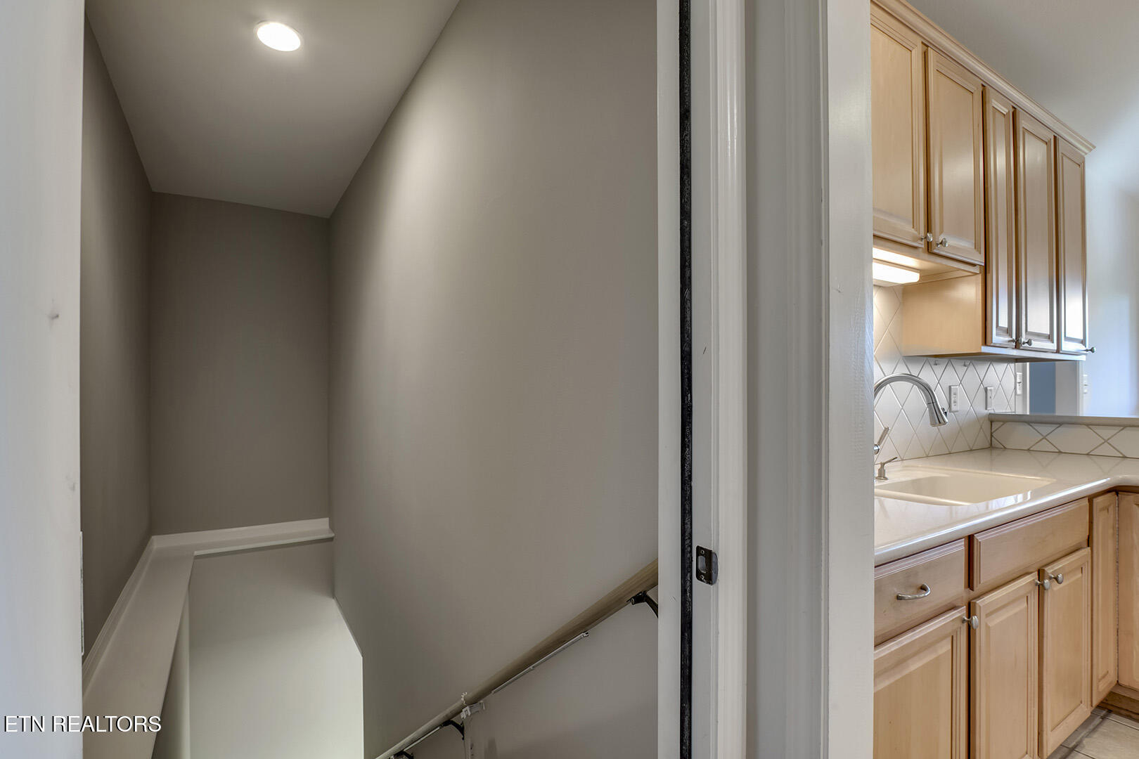 Loudon, Tennessee 37774, United States, 4 Bedrooms Bedrooms, ,3 BathroomsBathrooms,Residential,Active,89310