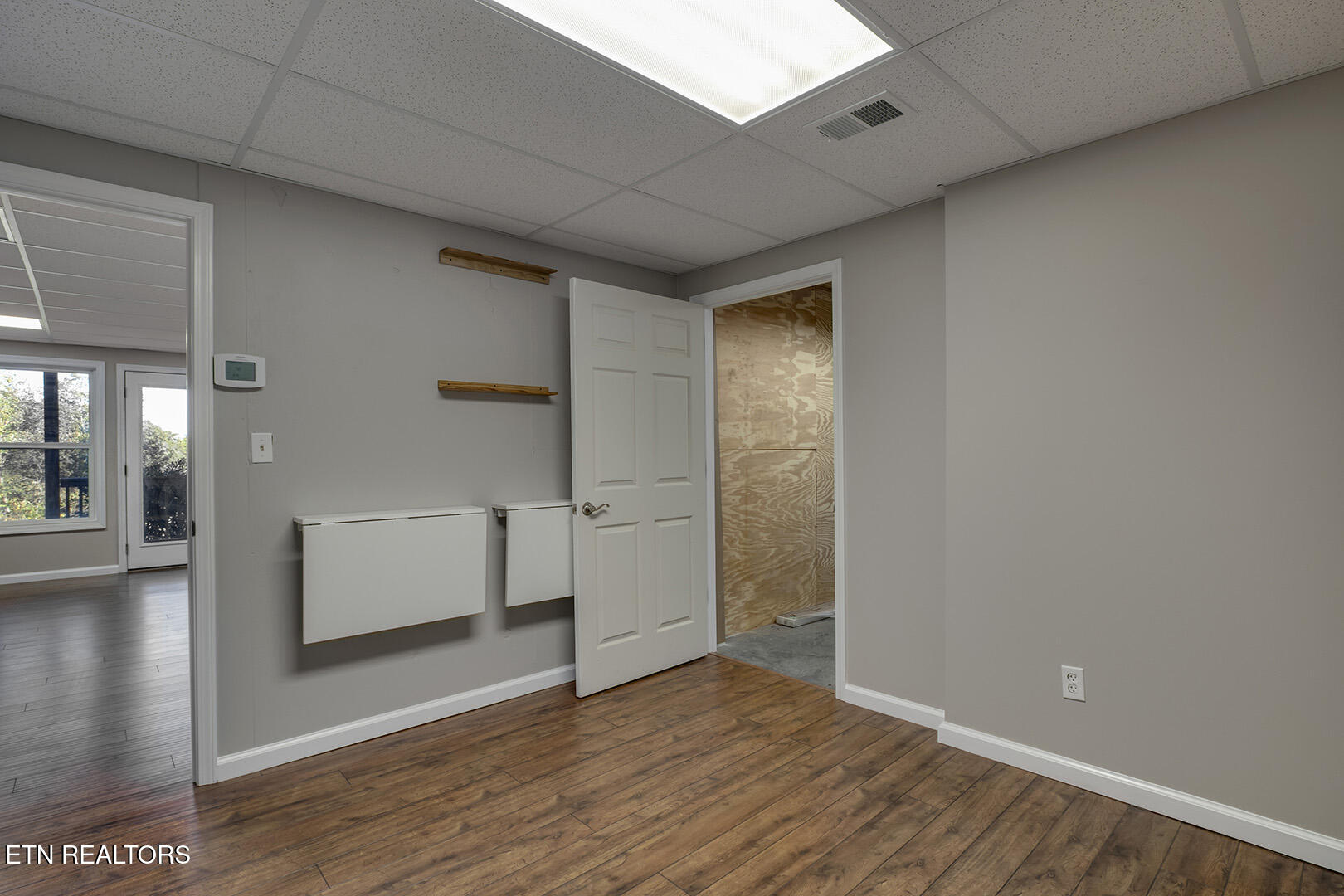 Loudon, Tennessee 37774, United States, 4 Bedrooms Bedrooms, ,3 BathroomsBathrooms,Residential,Active,89310