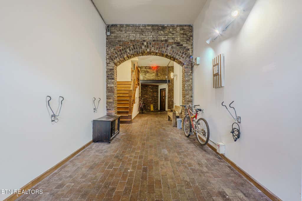 Photo of 105 W Jackson Ave, Knoxville, TN 37902 (MLS # 1353031)