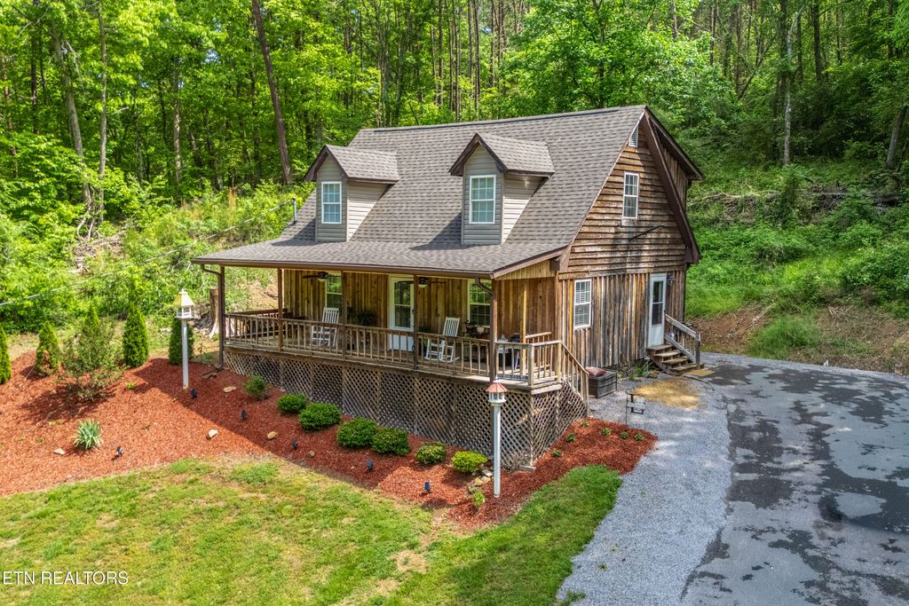 Photo of 2881 Maples Branch Rd, Sevierville, TN 37876 (MLS # 1338490)