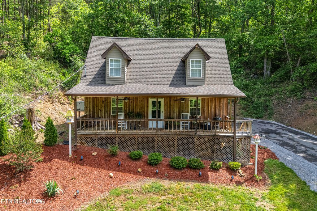 Photo of 2881 Maples Branch Rd, Sevierville, TN 37876 (MLS # 1338490)
