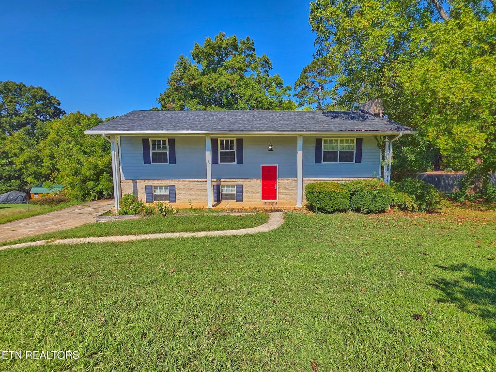 Photo of 2955 West Hills Drive, Maryville, TN 37803 (MLS # 1356852)