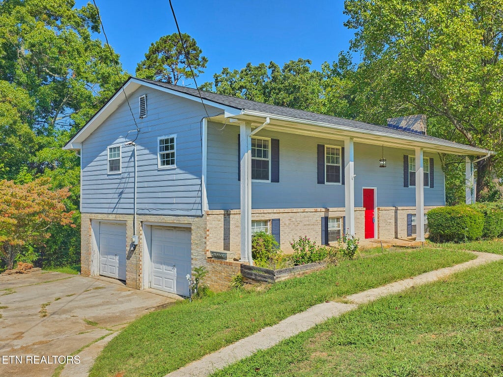 Photo of 2955 West Hills Drive, Maryville, TN 37803 (MLS # 1356852)