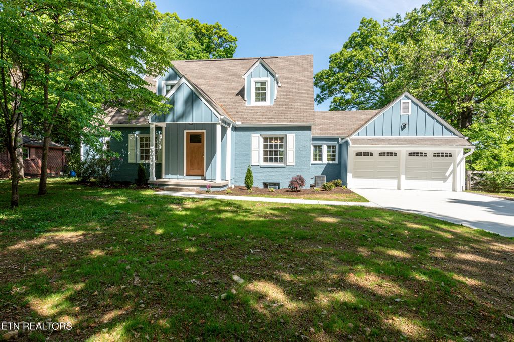 Photo of 679 E Hunt Rd, Alcoa, TN 37701 (MLS # 1245570)