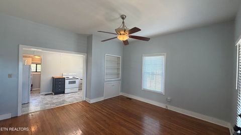 Tiny photo for 521 W 1st Ave, Lenoir City, TN 37771 (MLS # 1329156)