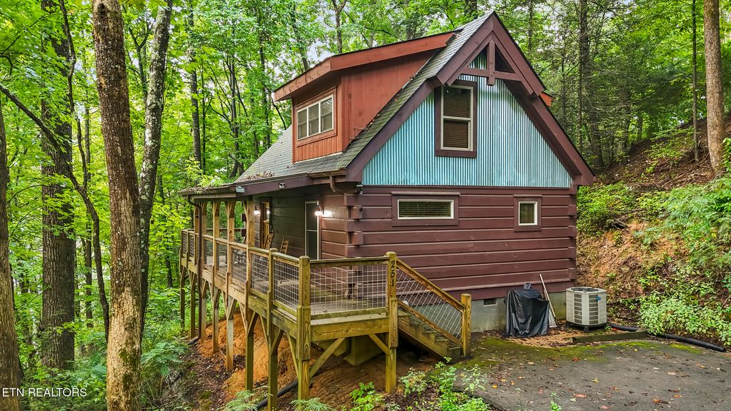 Photo of 251 Cartertown Rd, Gatlinburg, TN 37738 (MLS # 1314922)