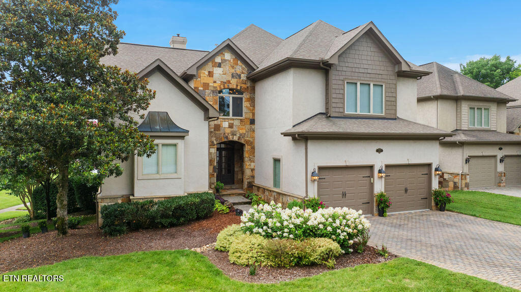 210 Casa Del Lago Way