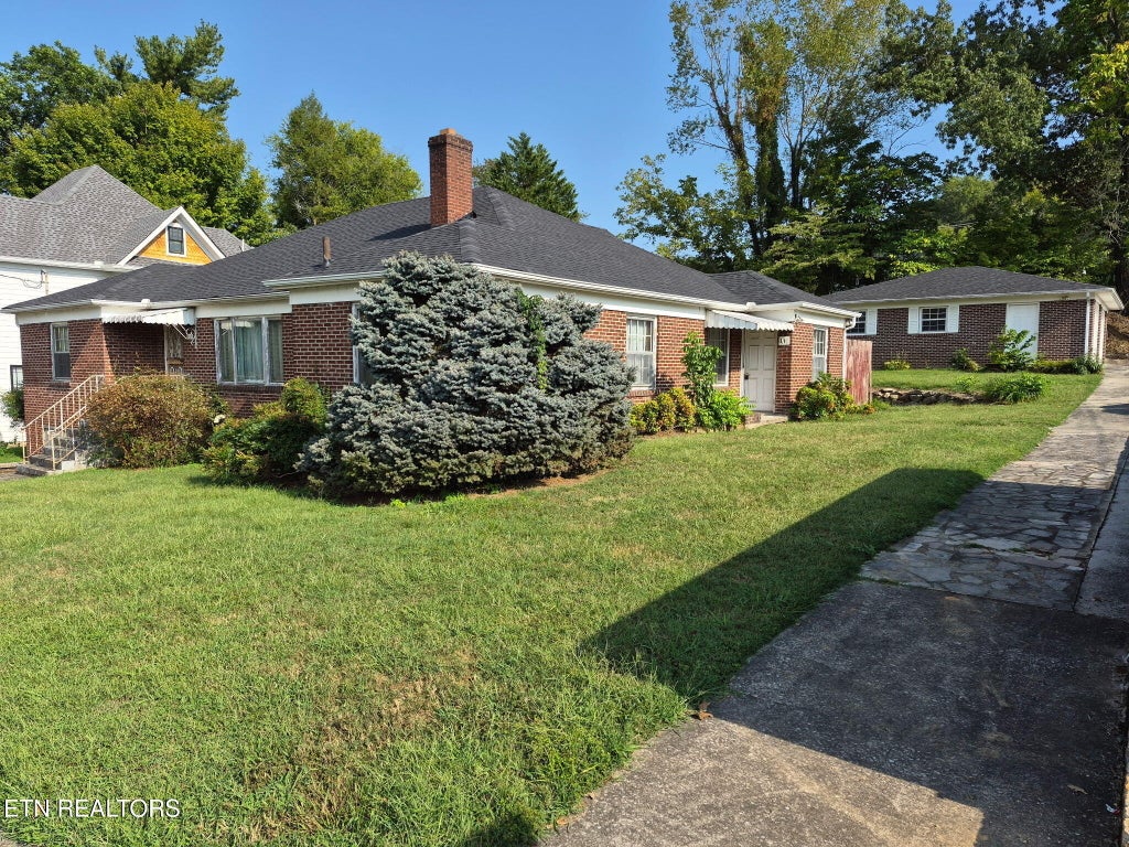 Photo of 117 Roane St, Oliver Springs, TN 37840 (MLS # 1356354)