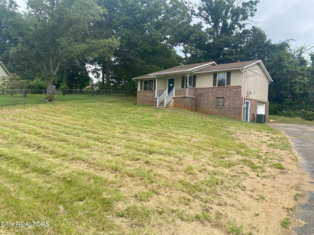 Photo of 2841 Shiloh Circle, Strawberry Plains, TN 37871 (MLS # 1239728)