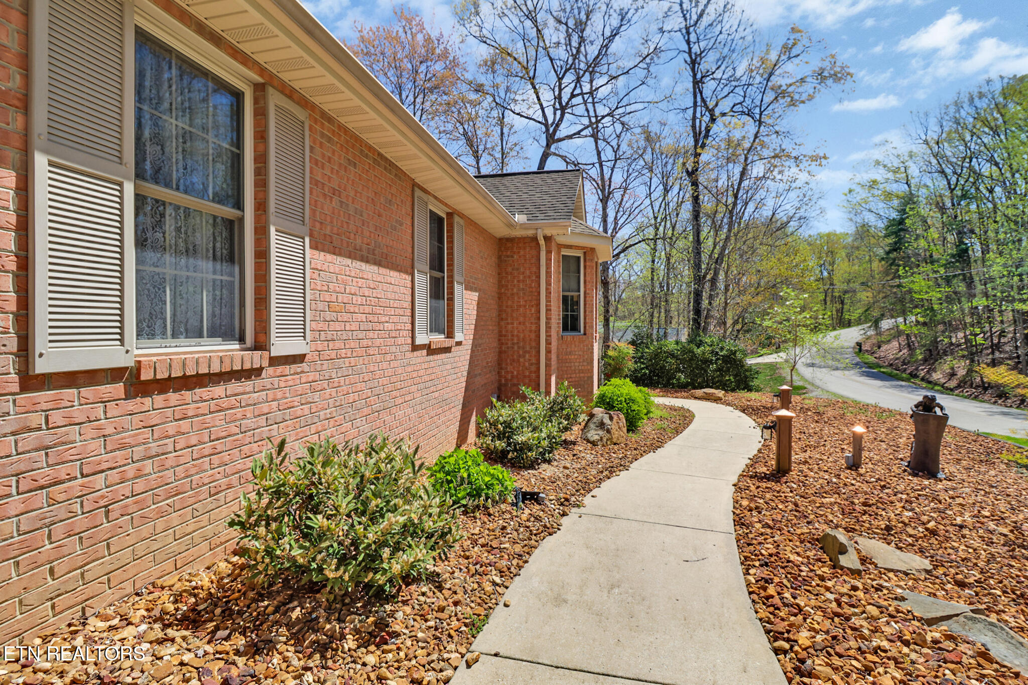 10 Claremont Circle