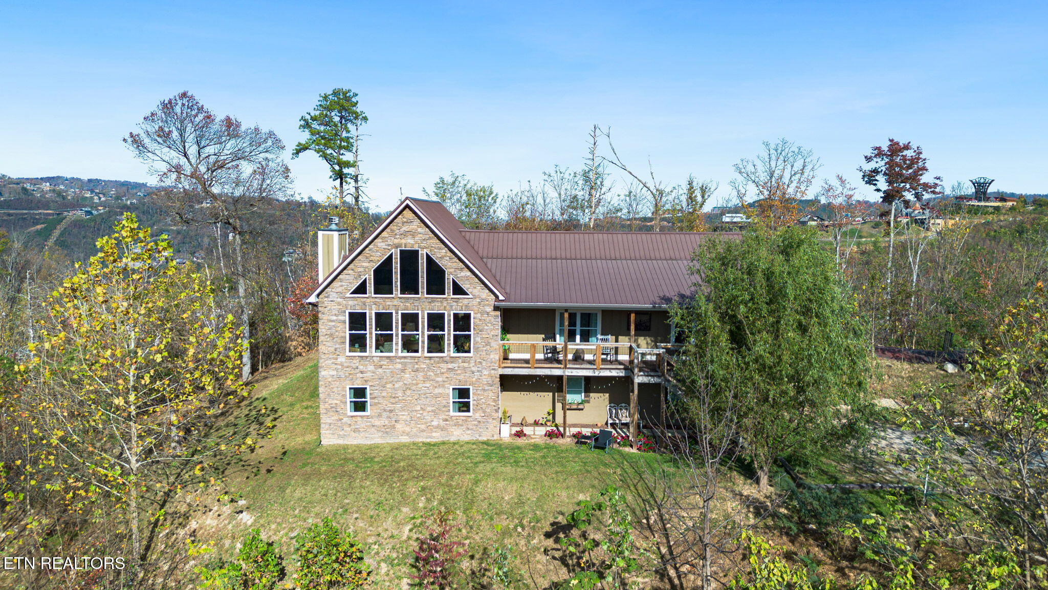 835 Perry Drive