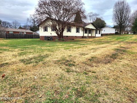 Photo of 902 Laurie St, Maryville, TN 37803 (MLS # 1323023)