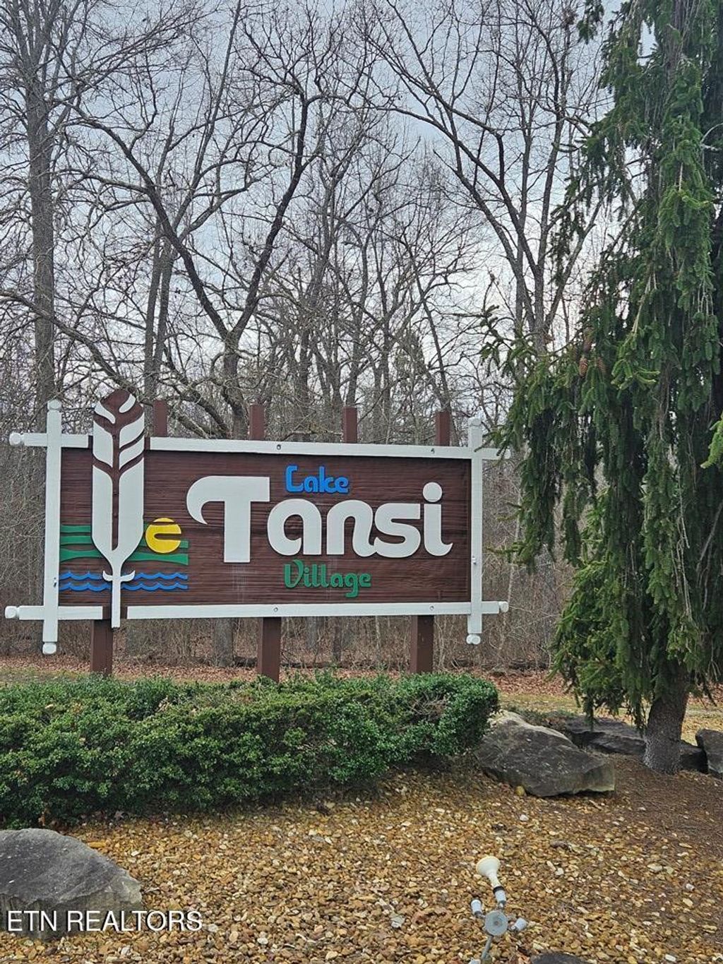 Photo of 2025 Menasha Drive Drive, Crossville, TN 38572 (MLS # 1326480)