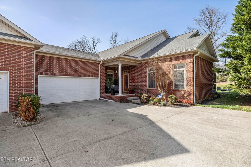 Photo of 1892 Mountain Drive, Lenoir City, TN 37772 (MLS # 1332615)