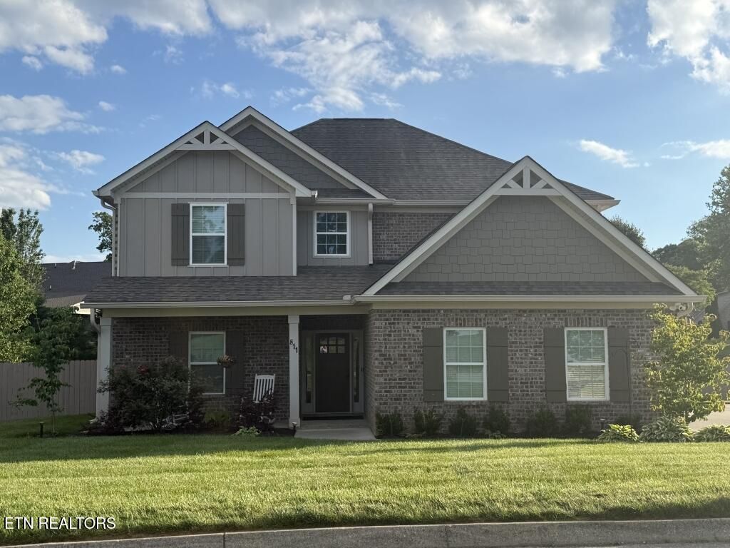 Photo of 811 Yosemite Drive, Lenoir City, TN 37771 (MLS # 1339902)