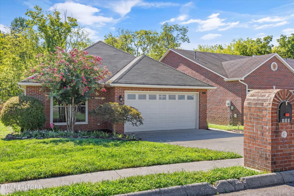 Photo of 400 Creekview Lane, Knoxville, TN 37923 (MLS # 1313873)