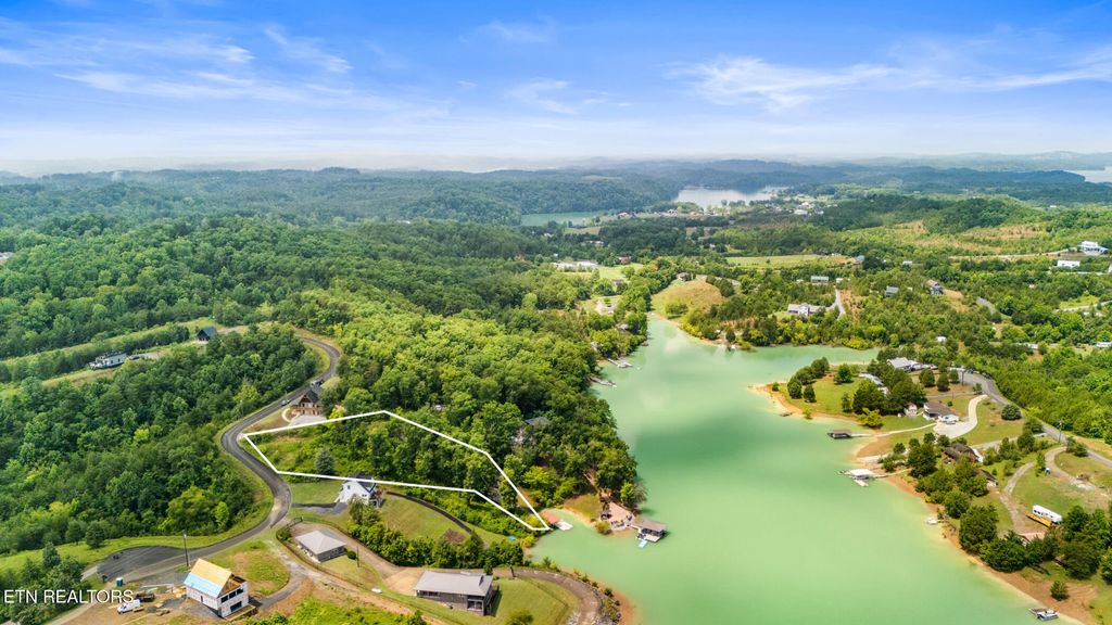 Photo of 5 Harbor Point Drive, Sevierville, TN 37876 (MLS # 1313774)