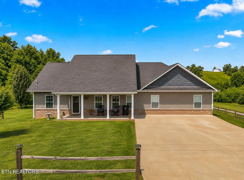 Photo of 670 Jone Franklin Rd, Morristown, TN 37813 (MLS # 1343142)