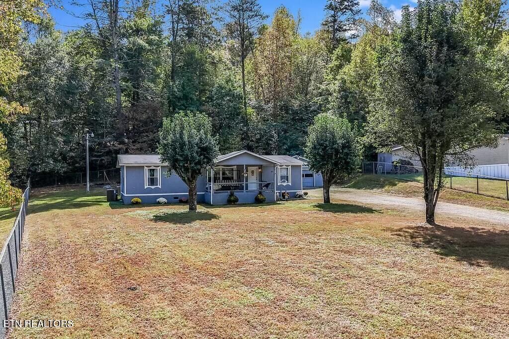 Photo of 2525 Old Harriman Hwy, Oliver Springs, TN 37840 (MLS # 1295005)