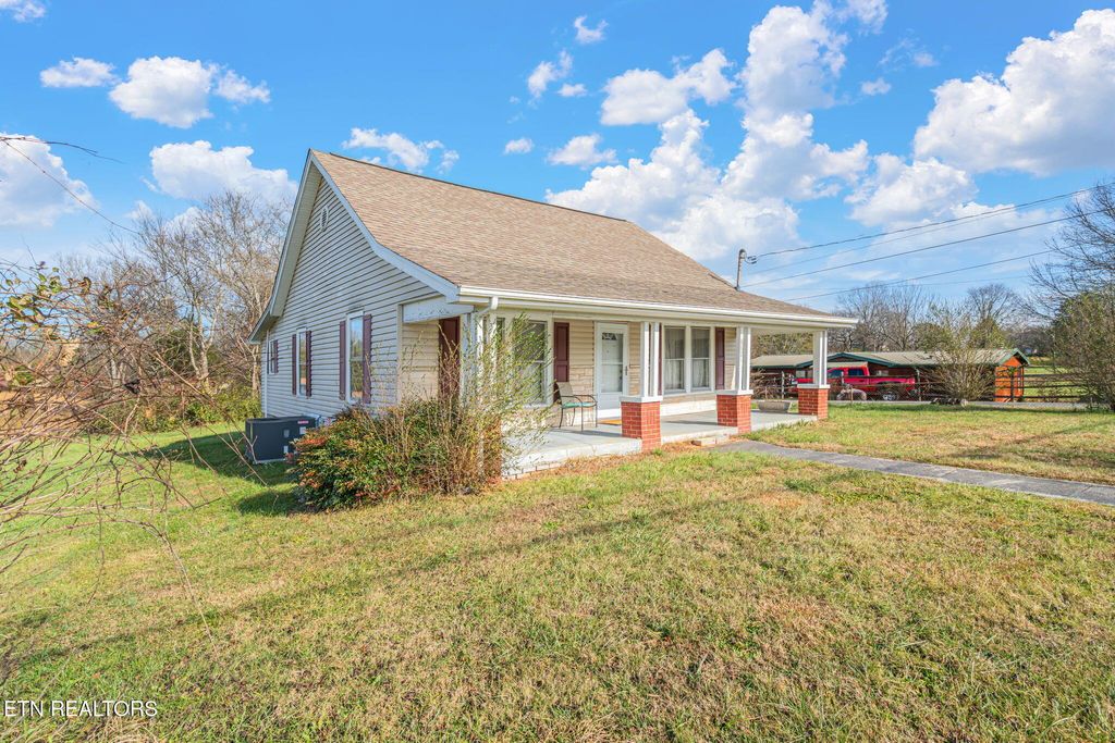 Photo of 8621 N Ruggles Ferry Pike, Strawberry Plains, TN 37871 (MLS # 1323286)