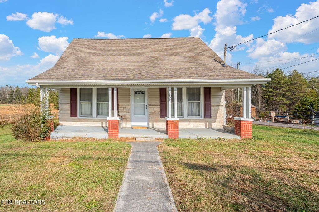 Photo of 8621 N Ruggles Ferry Pike, Strawberry Plains, TN 37871 (MLS # 1323286)