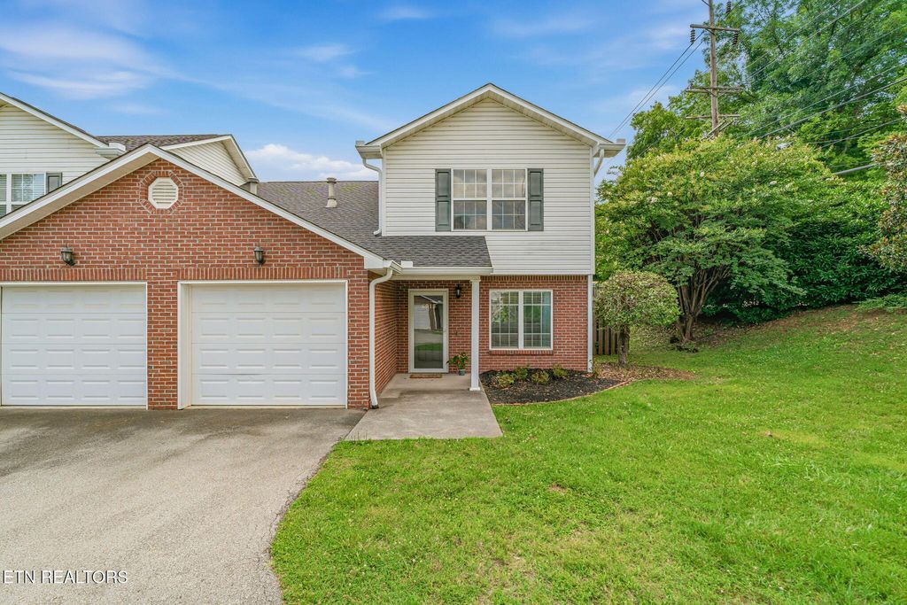 Photo of 6813 Spring Glen Way, Knoxville, TN 37919 (MLS # 1345943)