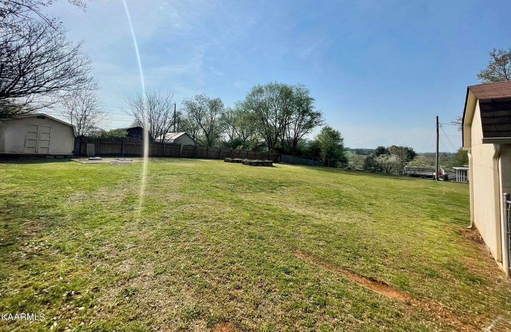 Photo of 4111 Shaw Drive, Rockford, TN 37853 (MLS # 1222974)