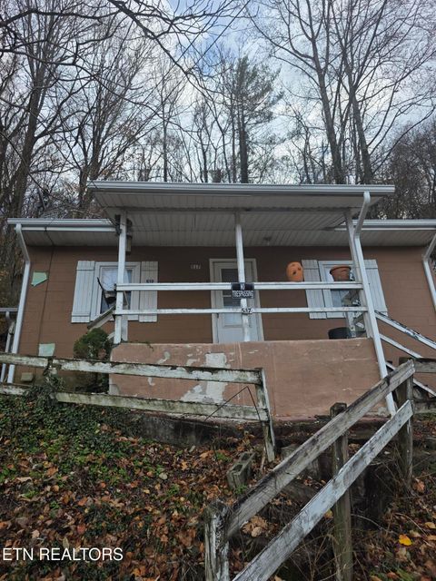 Photo of 517 Cherry St, LaFollette, TN 37766 (MLS # 1328988)