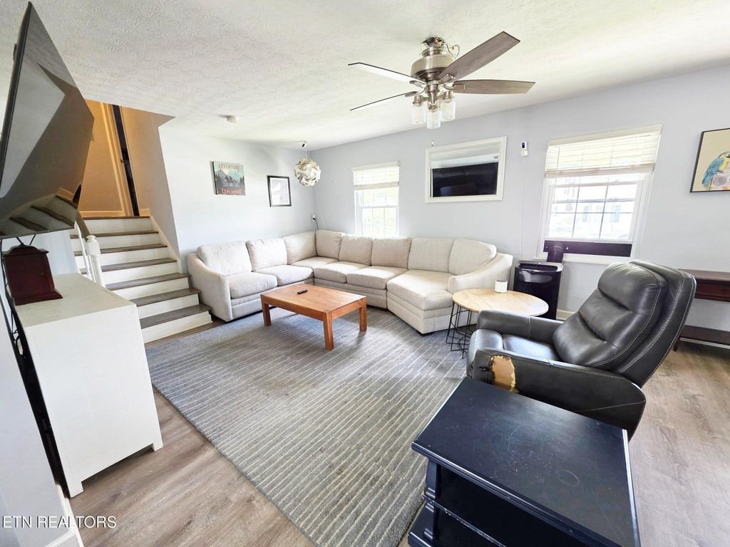 Photo of 719 Mountain View Ave, Maryville, TN 37803 (MLS # 1342741)