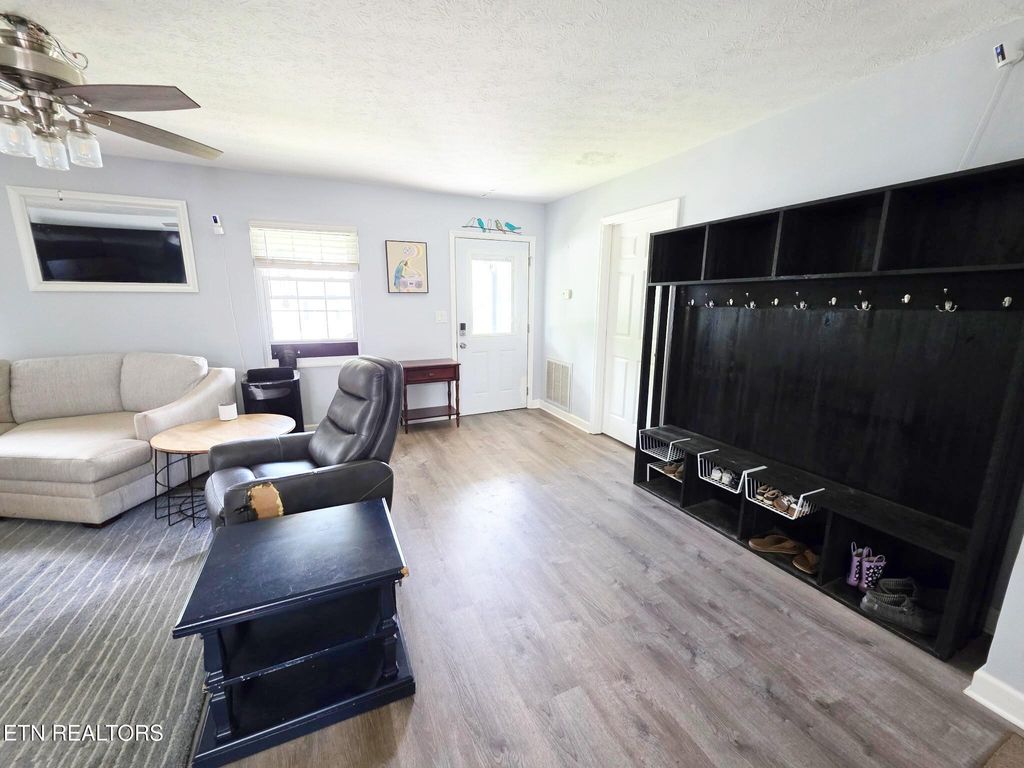 Photo of 719 Mountain View Ave, Maryville, TN 37803 (MLS # 1342741)