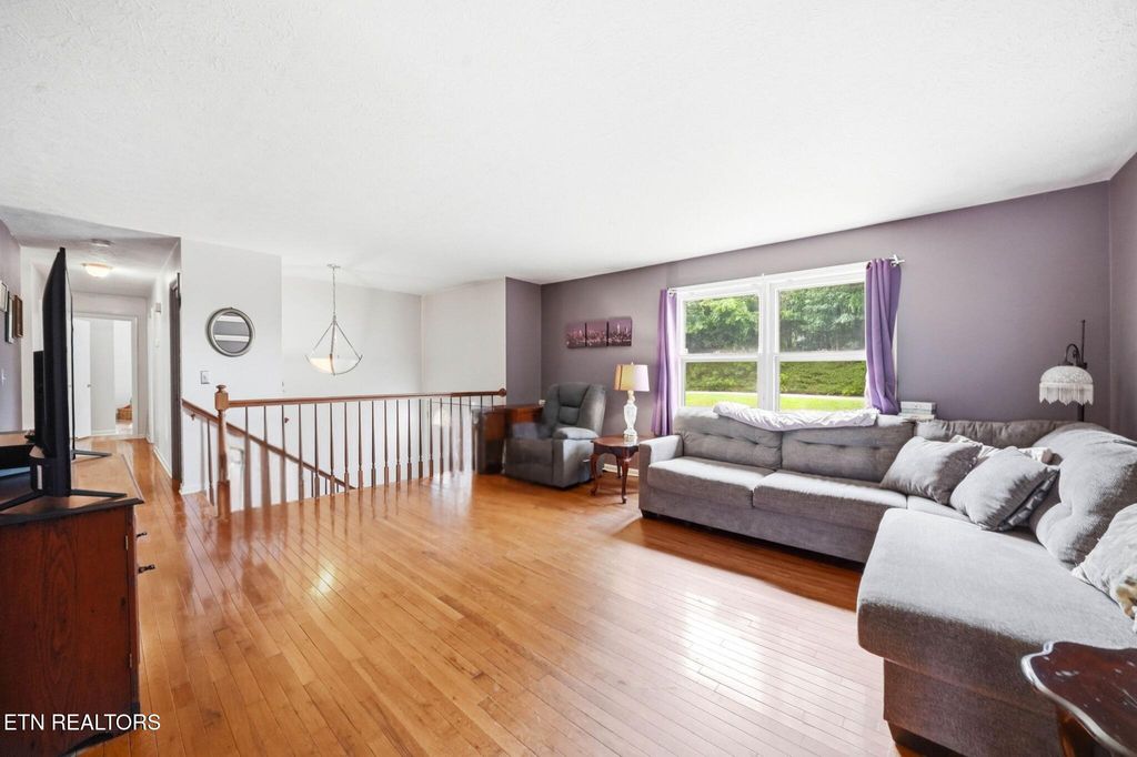 Photo of 236 Royal Drive, Kingsport, TN 37663 (MLS # 1344218)
