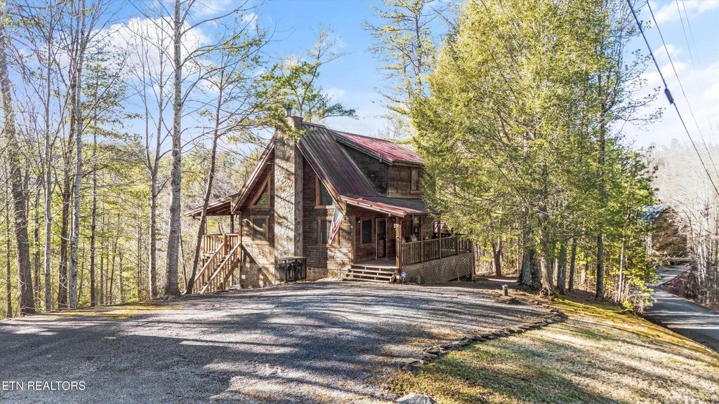 Photo of 4140 Mountain Rest Way, Sevierville, TN 37876 (MLS # 1329418)
